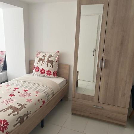 Chaudari Guest House Palaiseau Ngoại thất bức ảnh