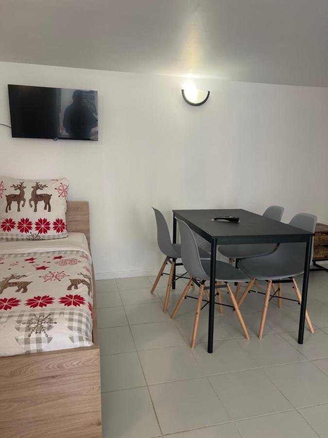 Chaudari Guest House Palaiseau Ngoại thất bức ảnh