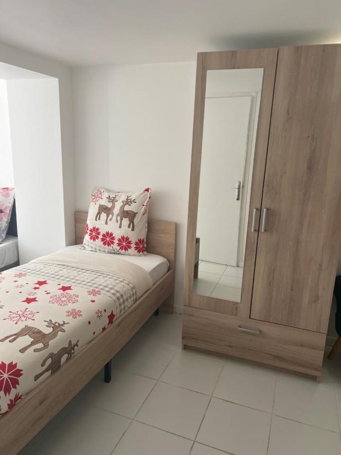 Chaudari Guest House Palaiseau Ngoại thất bức ảnh